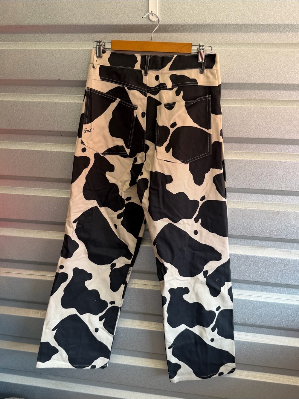 Lisa Says Gah Robyn Jean in cow - Picture 6 of 8